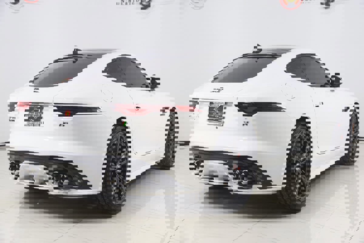 Used 2021 Jaguar F-TYPE R image 3