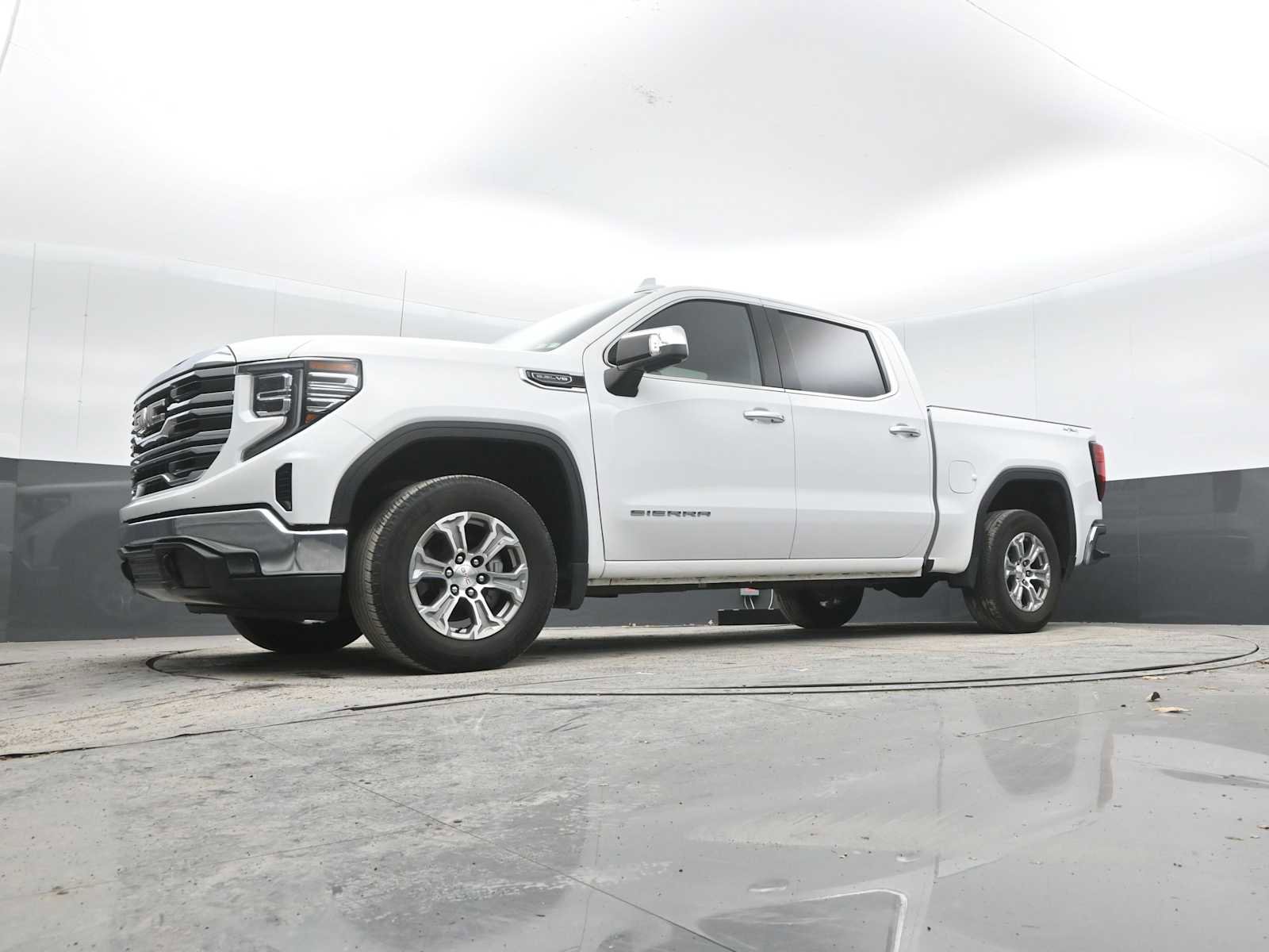 Used 2024 GMC Sierra 1500 SLT image 50