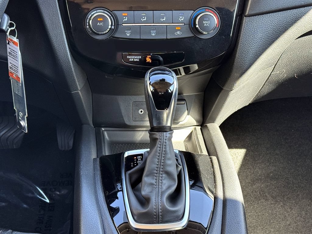 Used 2020 Nissan Rogue S AWD/4WD image 29