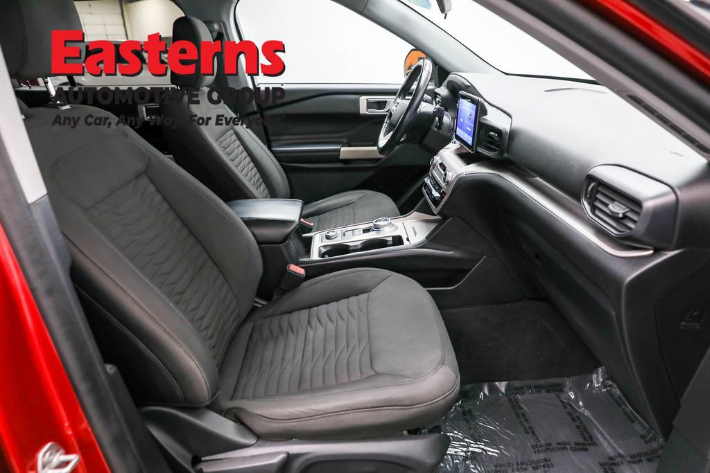 Used 2021 Ford Explorer XLT image 23