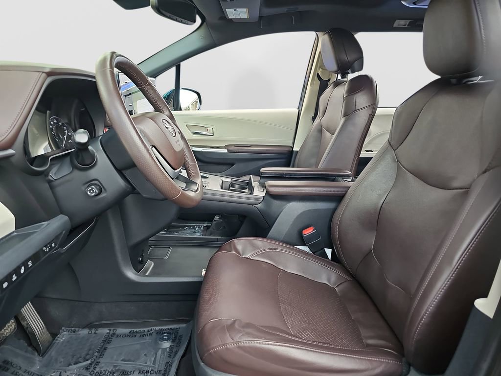 Certified 2022 Toyota Sienna Platinum image 17