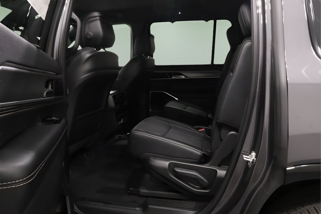 New 2026 Jeep Grand Wagoneer Limited AWD/4WD image 13