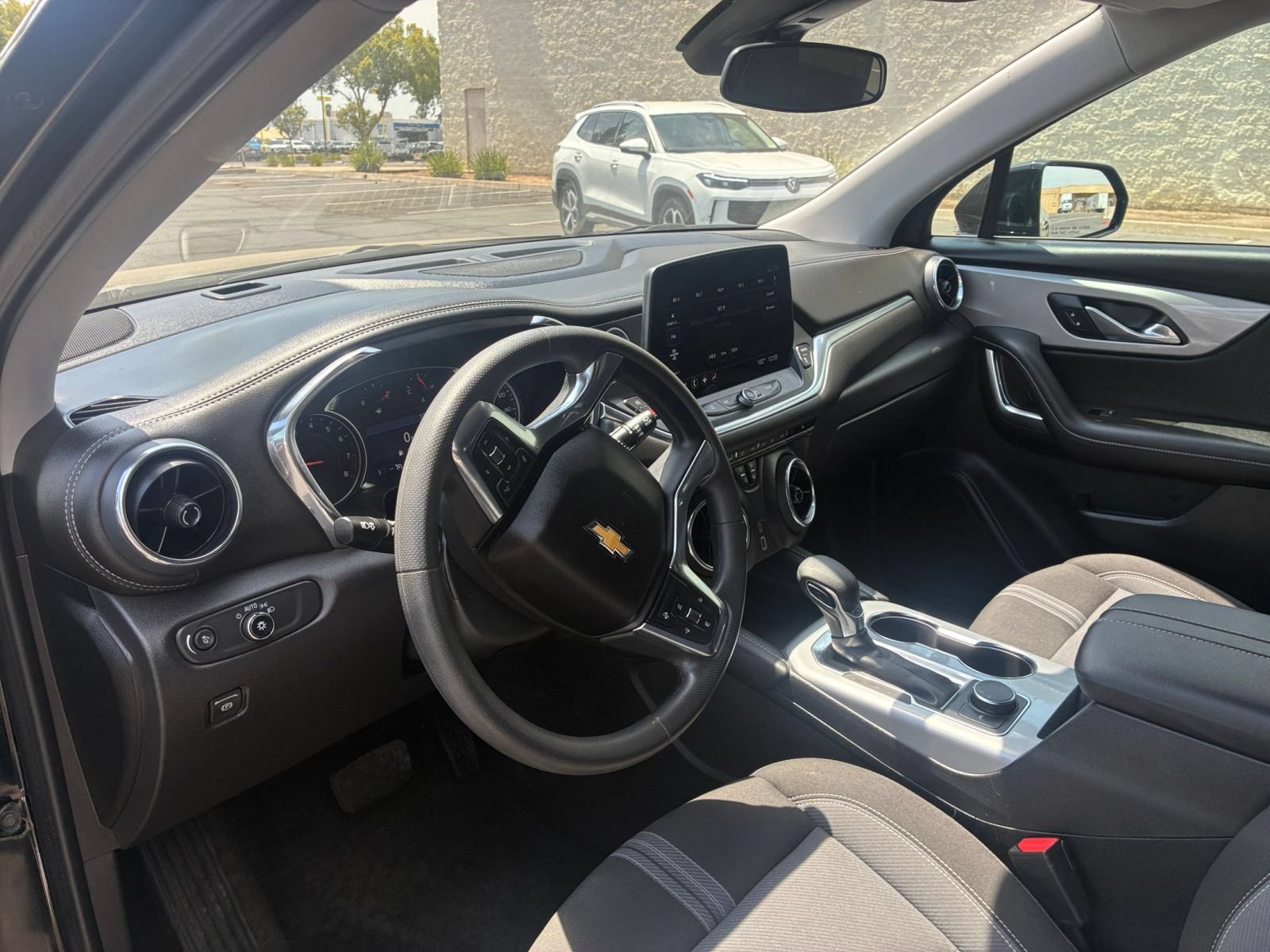Used 2025 Chevrolet Blazer LT FWD image 35