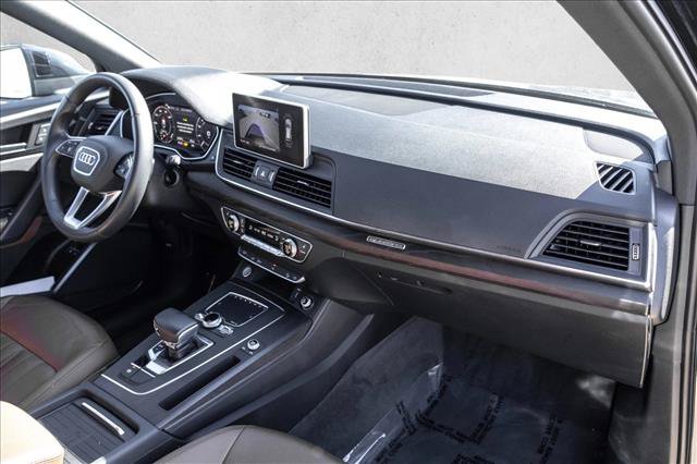Used 2020 Audi Q5 e Premium Plus w/ Premium Plus Package AWD/4WD image 25
