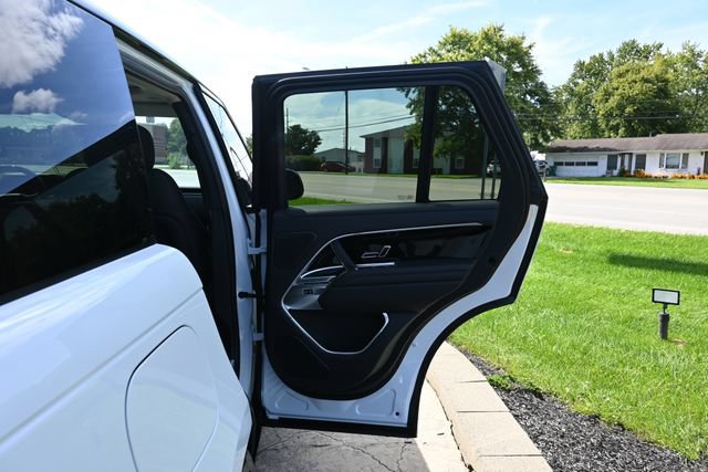 Used 2025 Land Rover Range Rover SE AWD/4WD image 20