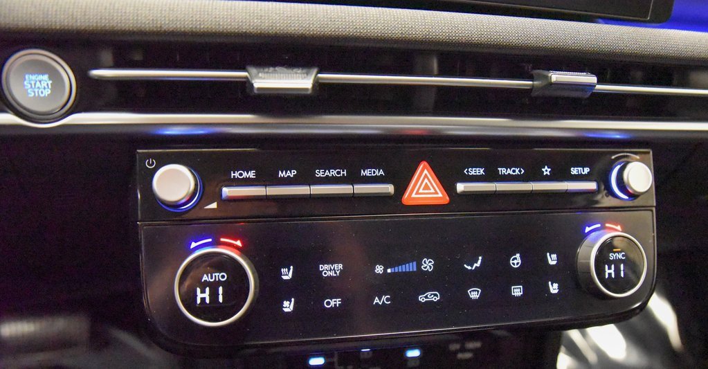 Used 2025 Hyundai Tucson Limited image 19