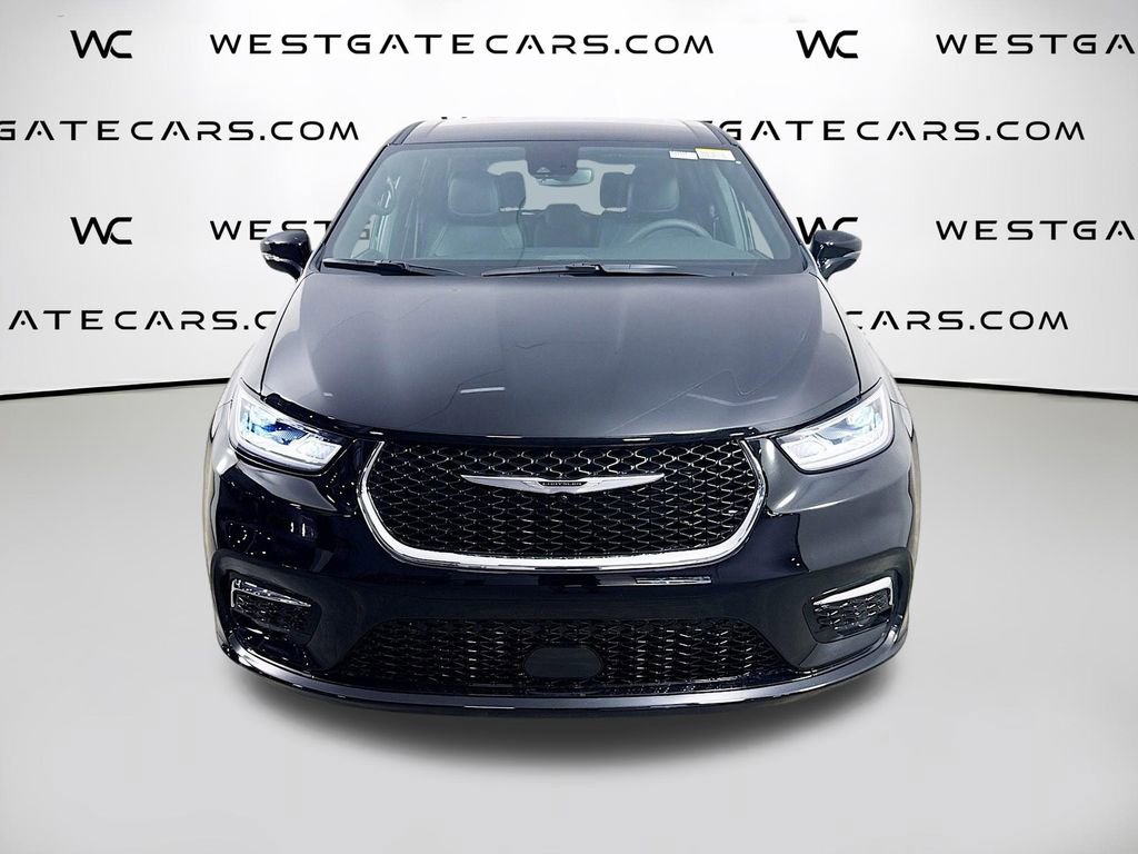 New 2026 Chrysler Pacifica Select image 4