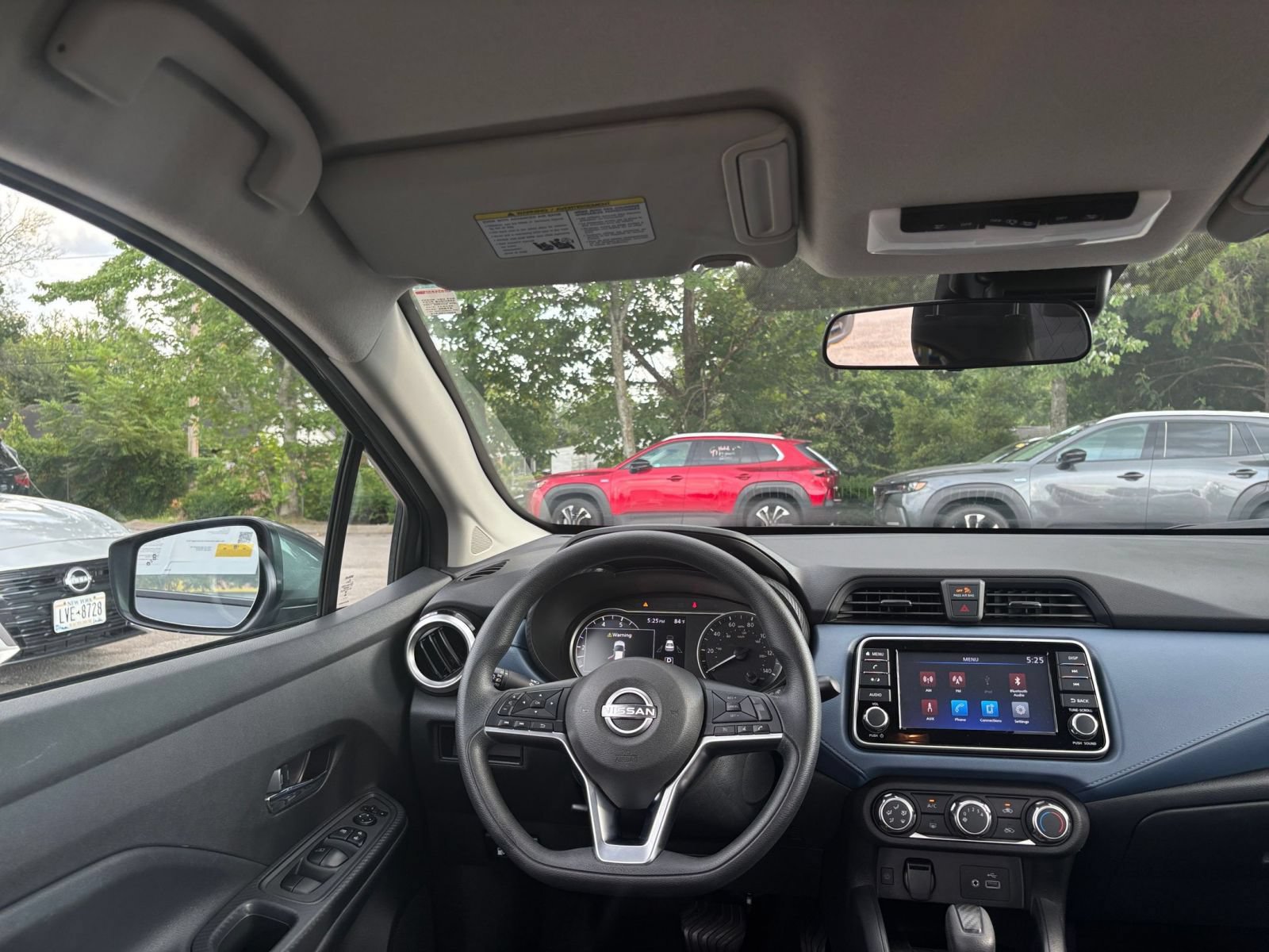 Used 2025 Nissan Versa SV FWD image 33