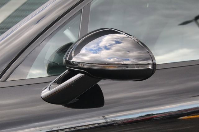 Used 2023 Porsche Macan Turbo image 14