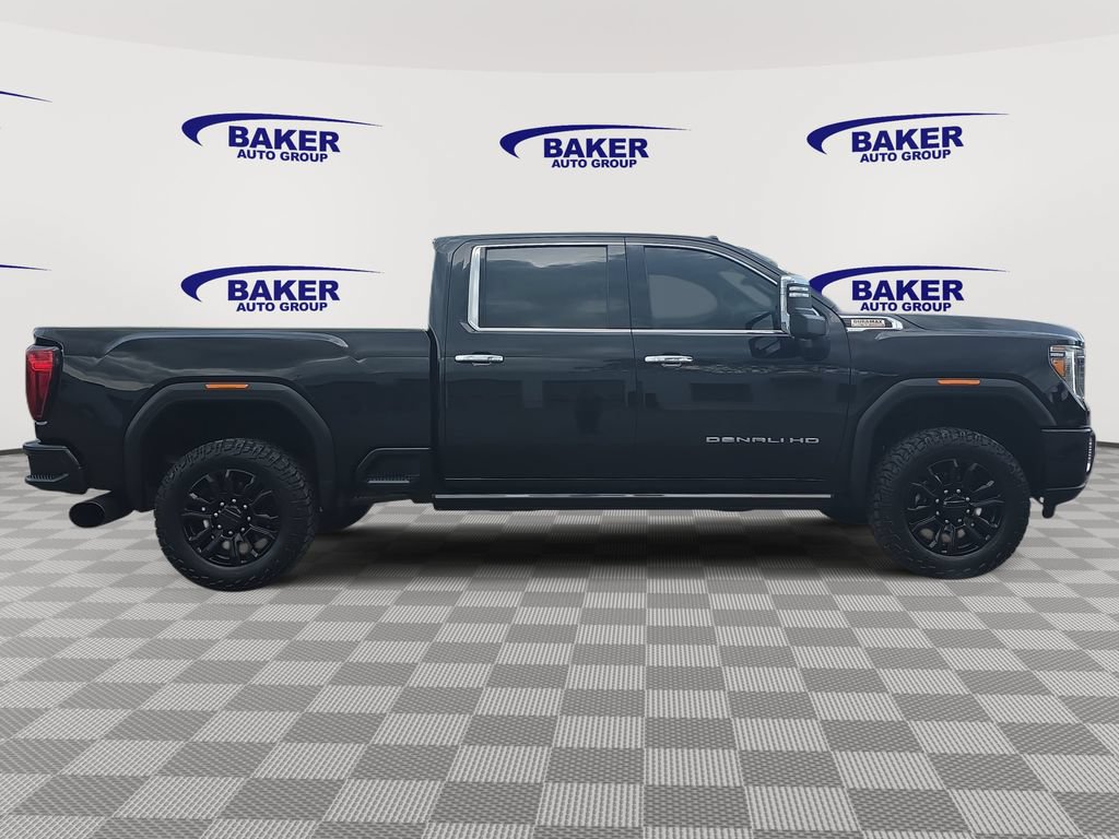 Used 2023 GMC Sierra 2500 Denali w/ Denali Black Diamond Edition AWD/4WD image 4