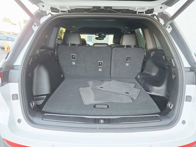 Used 2024 Jeep Grand Cherokee Limited w/ Black Appearance Package image 10