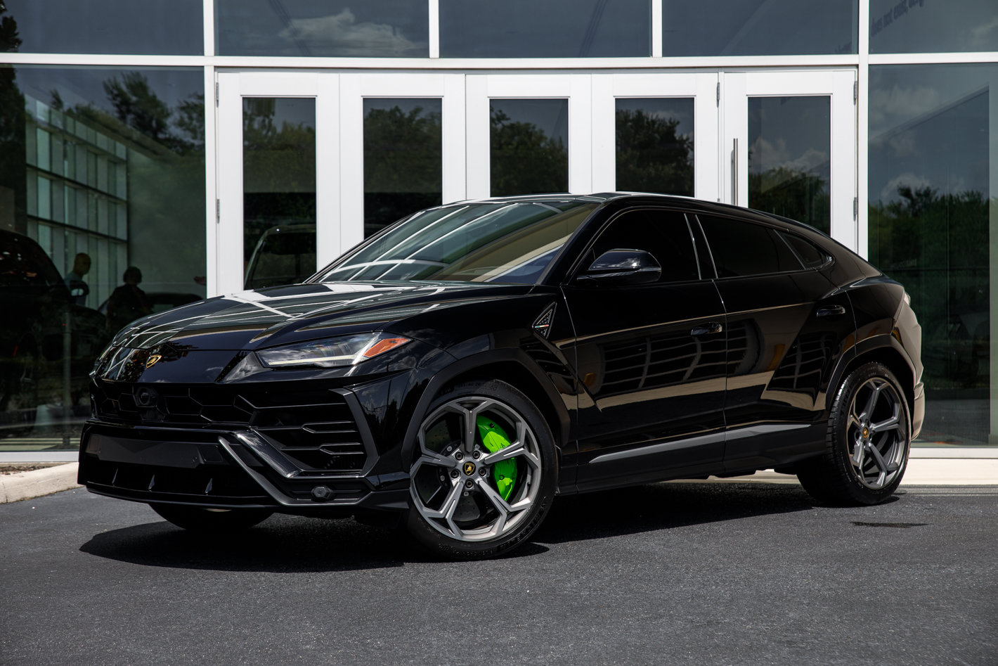 Used 2022 Lamborghini Urus AWD/4WD video 1