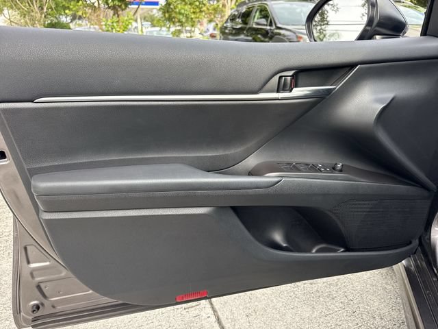 Used 2024 Toyota Camry SE w/ Cold Weather Package FWD image 13