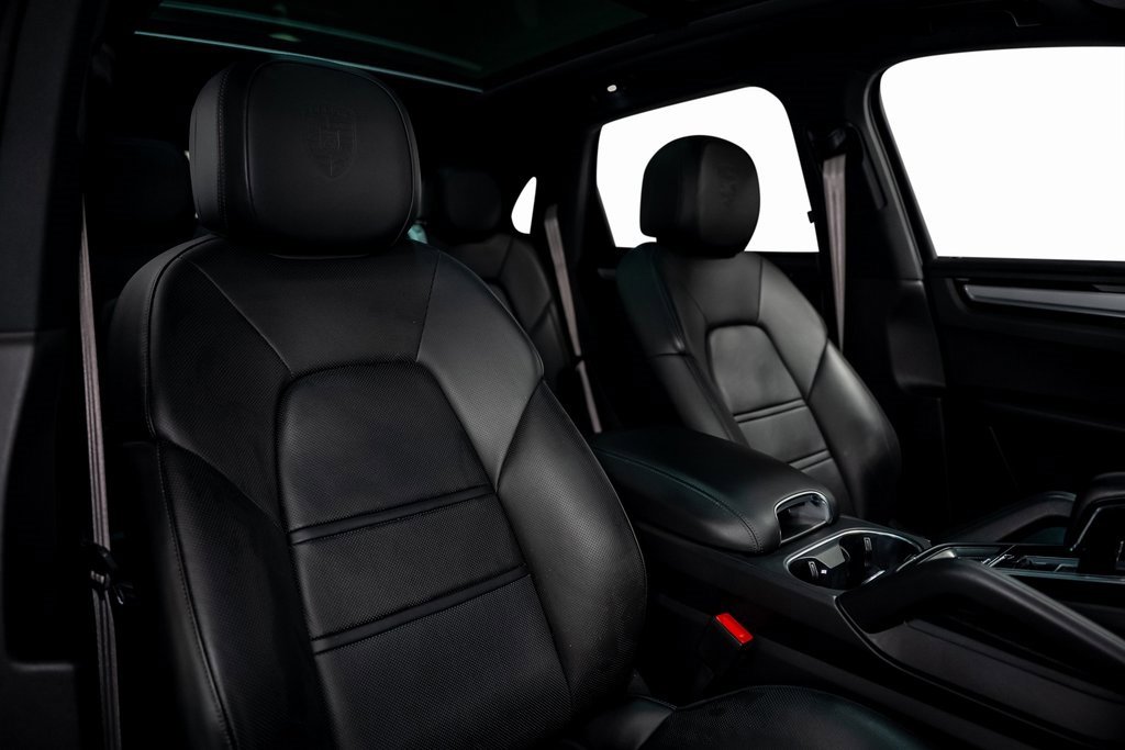 Used 2022 Porsche Cayenne S Platinum image 32