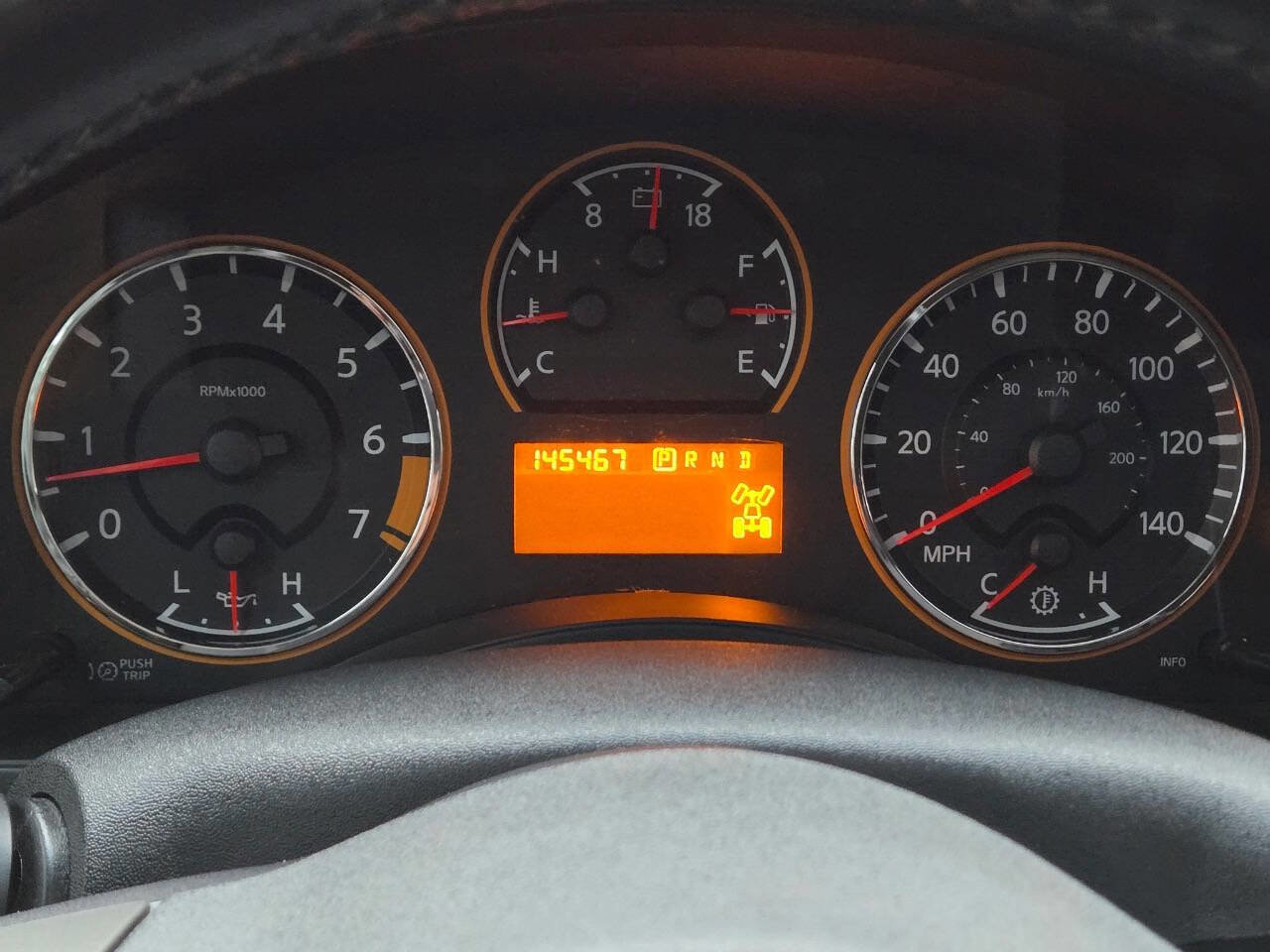 Used 2010 Nissan Armada Platinum image 28