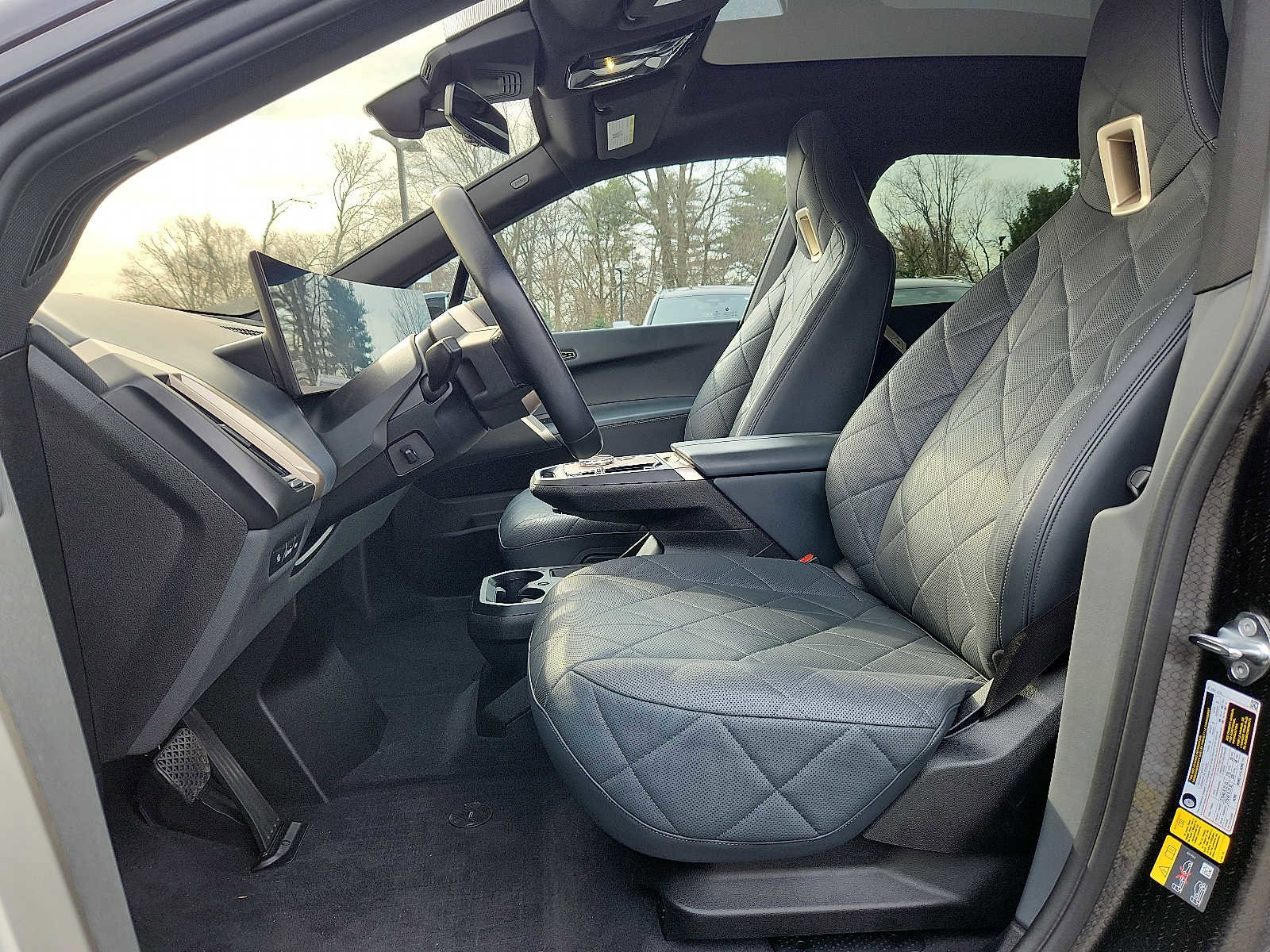 Used 2023 BMW iX xDrive50 w/ Ultimate Package 2 image 13