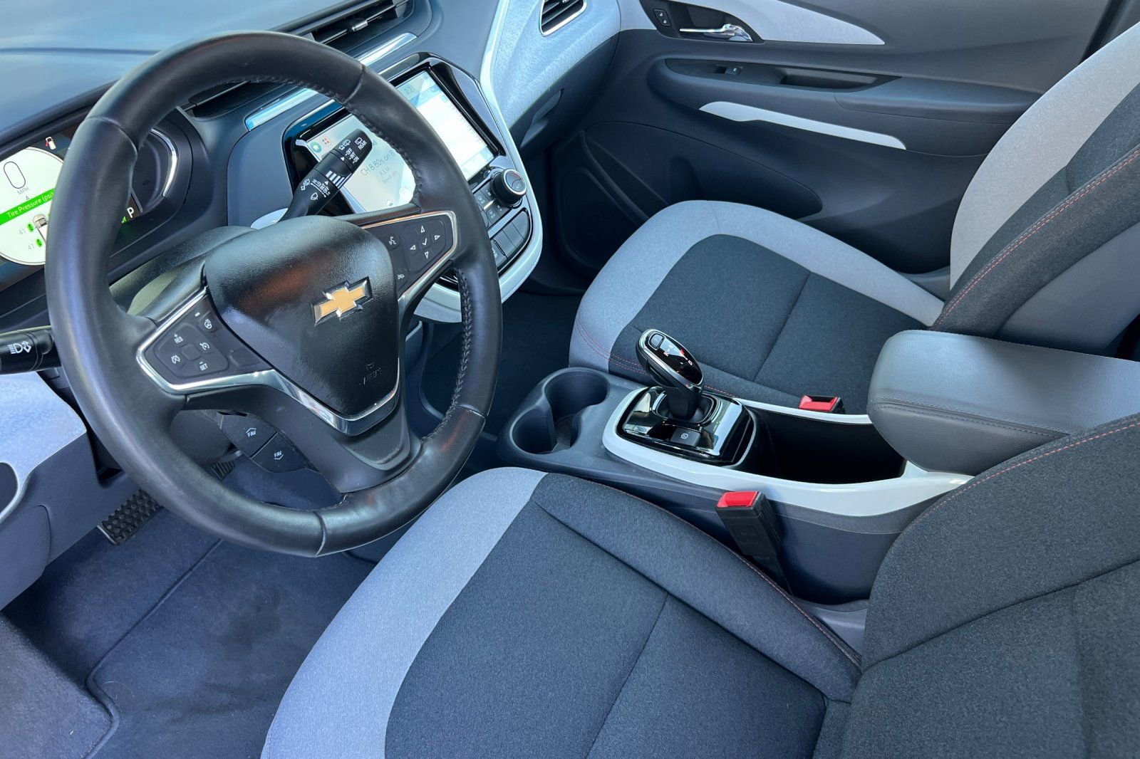 Used 2020 Chevrolet Bolt LT FWD image 11