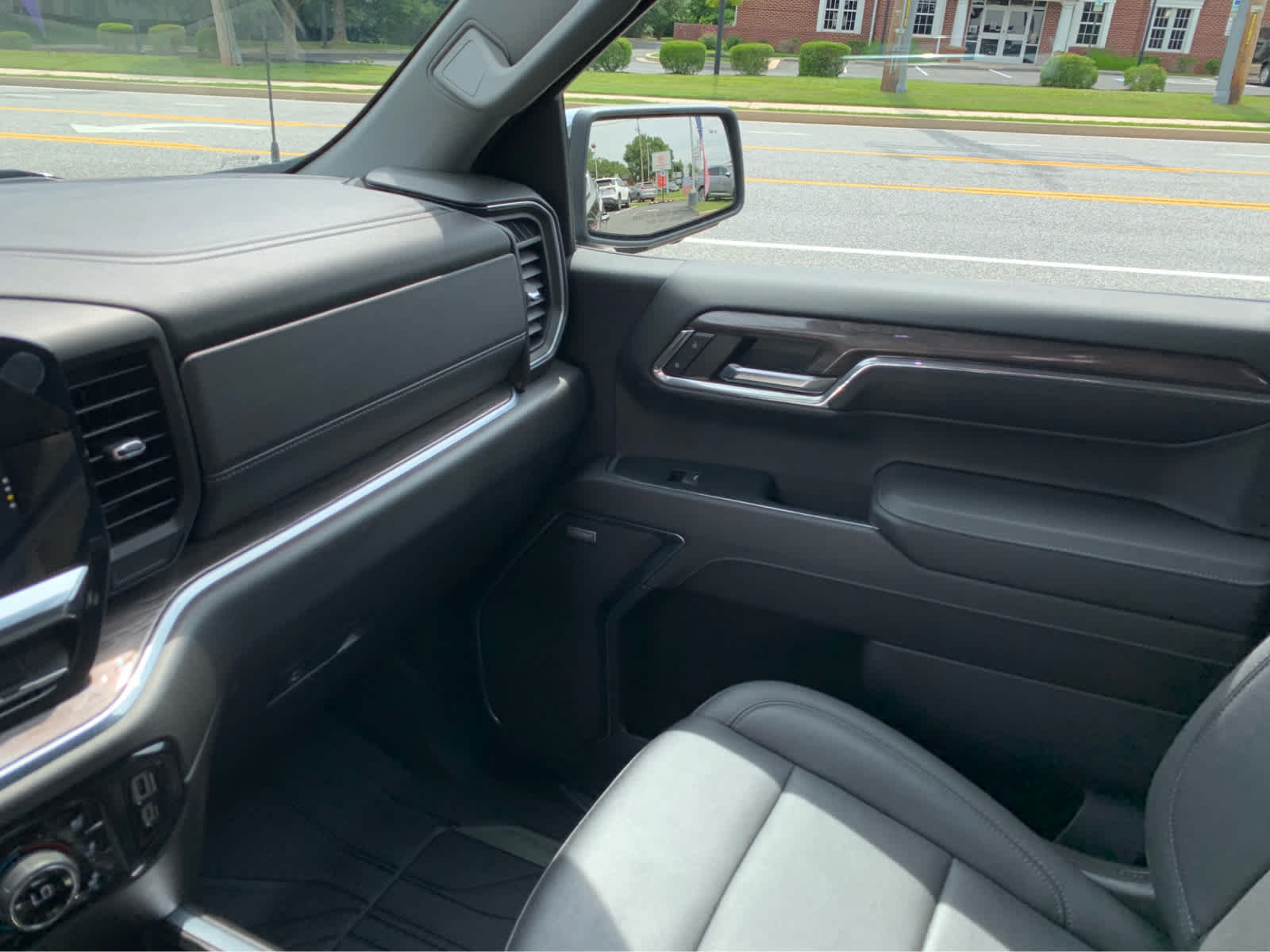 Used 2024 Chevrolet Silverado 1500 LTZ w/ LPO, Dark Essentials Package AWD/4WD image 21