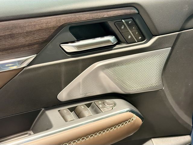 New 2026 GMC Acadia Denali Ultimate w/ LPO, Floor Liner Package image 16