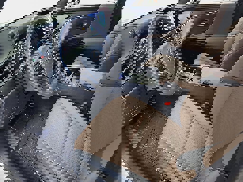 Certified 2025 Lexus ES 300h w/ Premium Package image 18