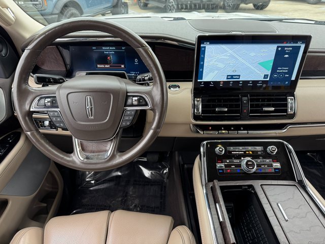 Used 2022 Lincoln Navigator L Reserve image 4