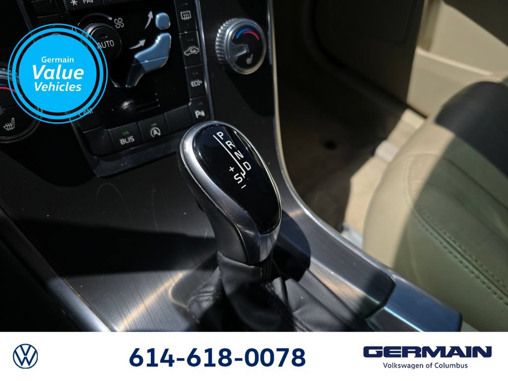 Used 2016 Volvo XC60 T6 w/ Proximity Package FWD image 25