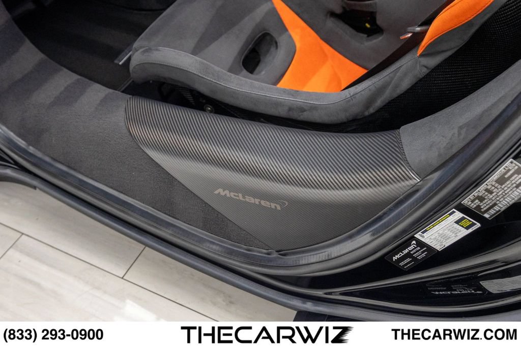 Used 2020 McLaren 600LT Spider RWD image 41