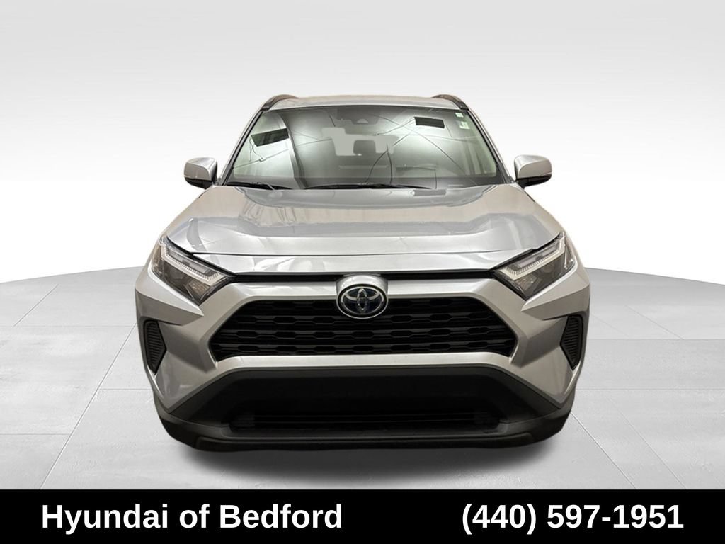 Used 2025 Toyota RAV4 XLE AWD/4WD image 2