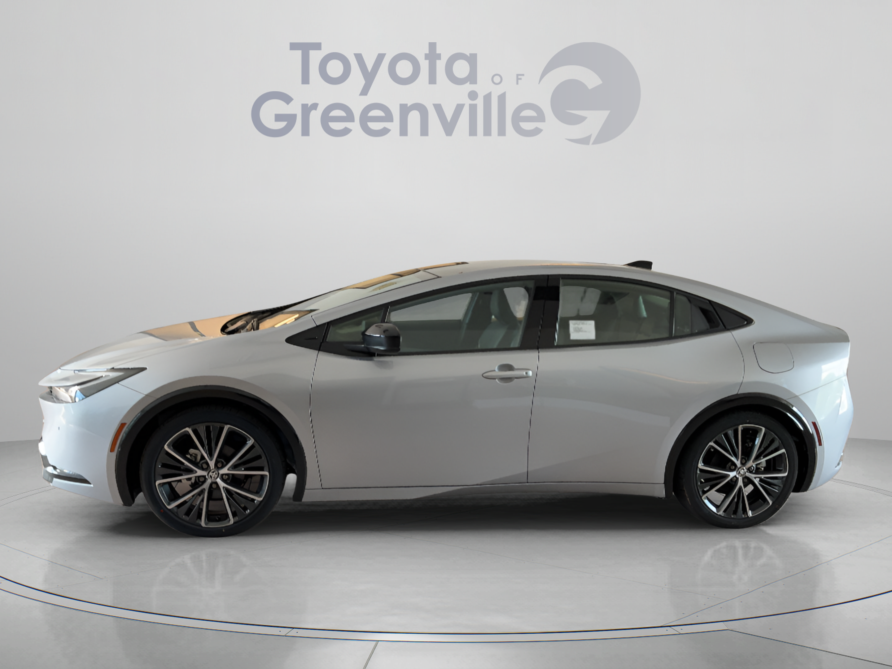 Used 2025 Toyota Prius Limited FWD image 2