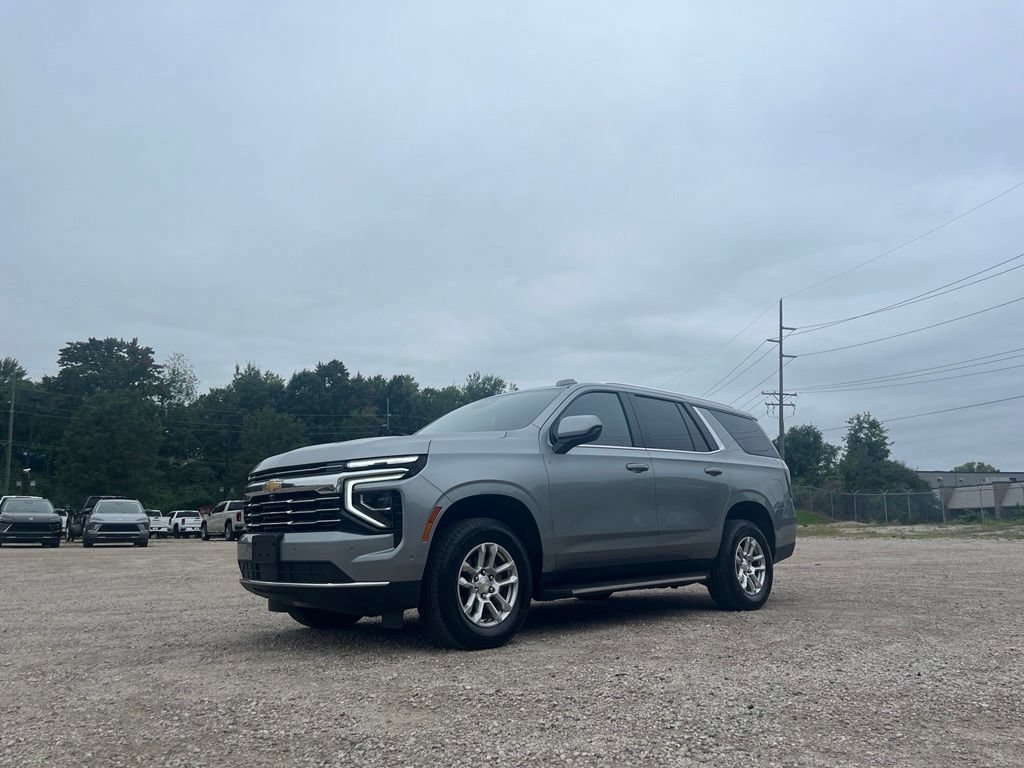 Used 2025 Chevrolet Tahoe LT AWD/4WD image 2