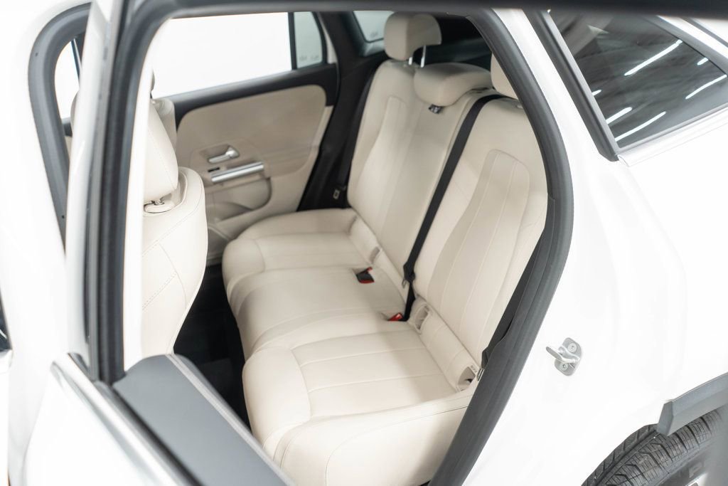 Used 2025 Mercedes-Benz GLA 250 4MATIC image 27