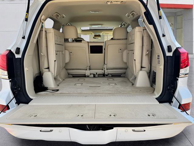 Used 2015 Lexus LX 570 4WD image 12