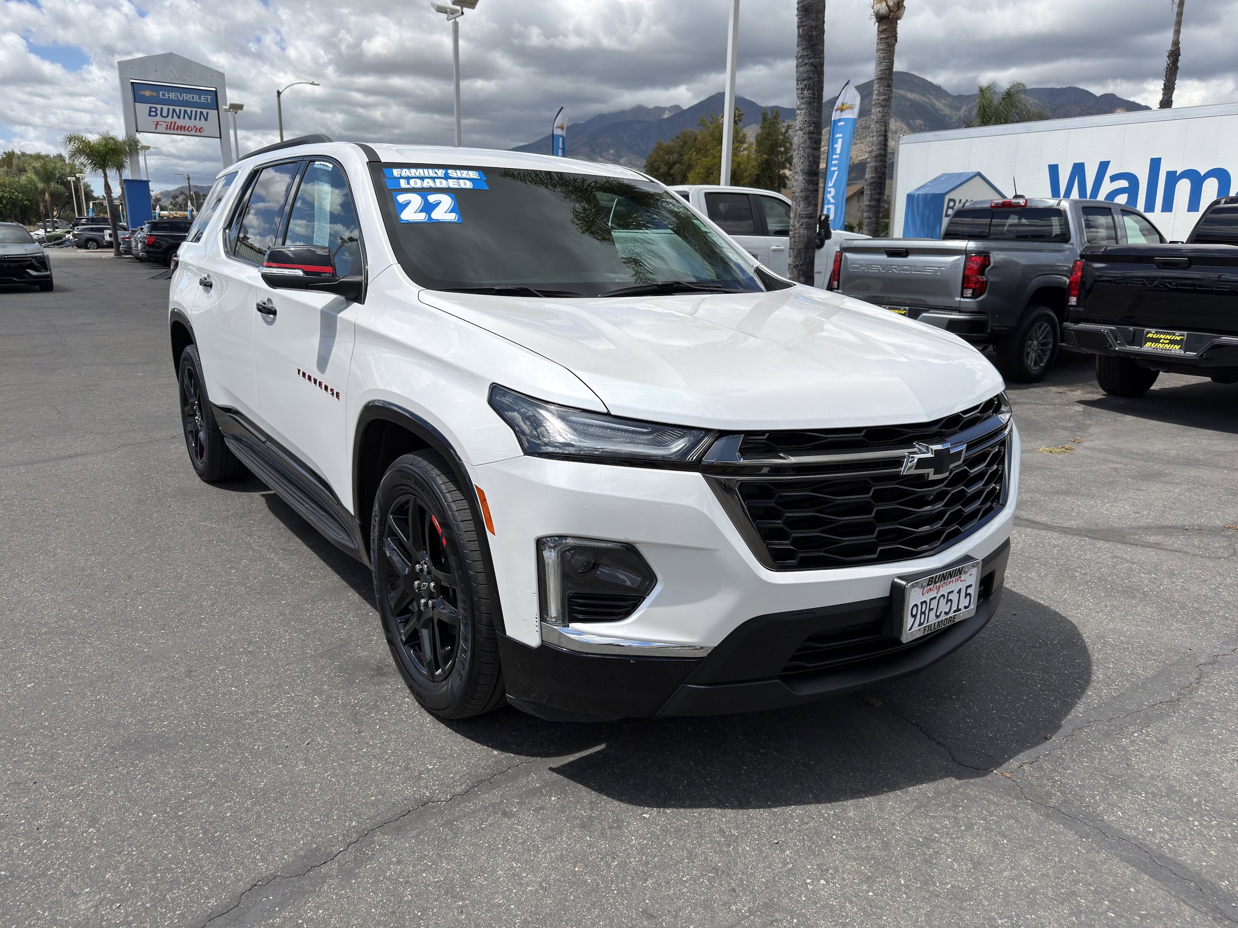 Used 2022 Chevrolet Traverse Premier w/ Redline Edition AWD/4WD image 3