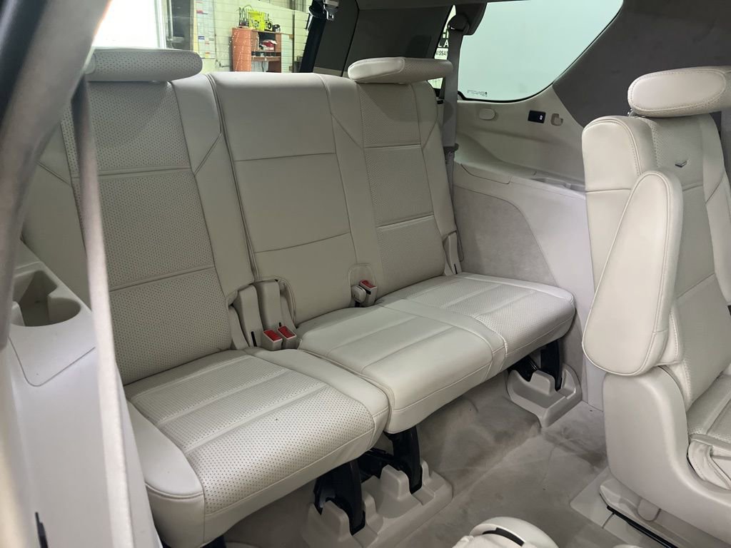 Used 2021 Cadillac Escalade Premium Luxury Platinum AWD/4WD image 21