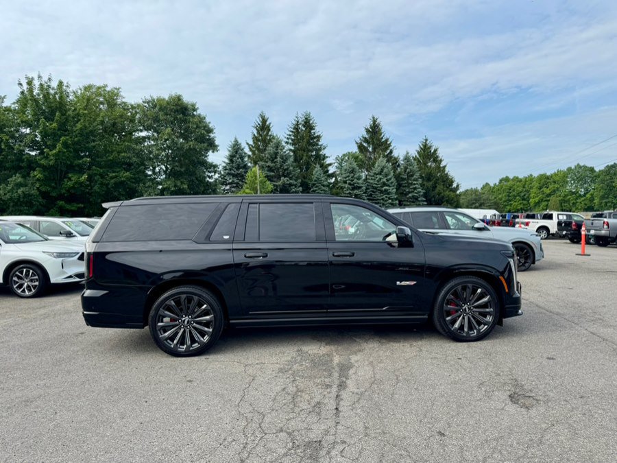 Used 2026 Cadillac Escalade ESV V AWD/4WD image 8