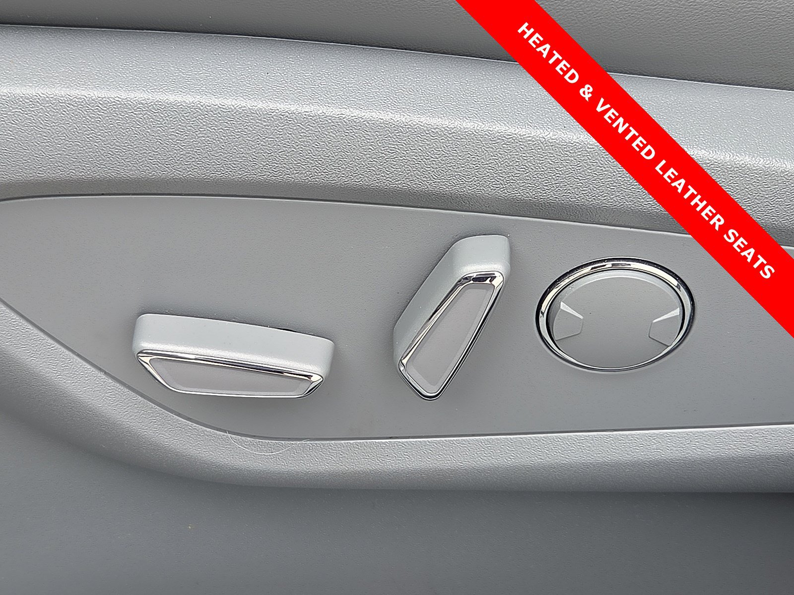 Used 2023 Lincoln Nautilus Reserve w/ Equipment Group 201A AWD/4WD image 14