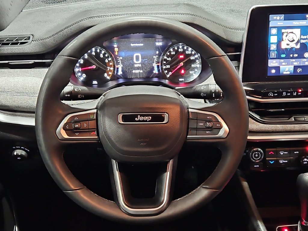 Used 2025 Jeep Compass Latitude w/ Sun & Sound Group AWD/4WD image 23