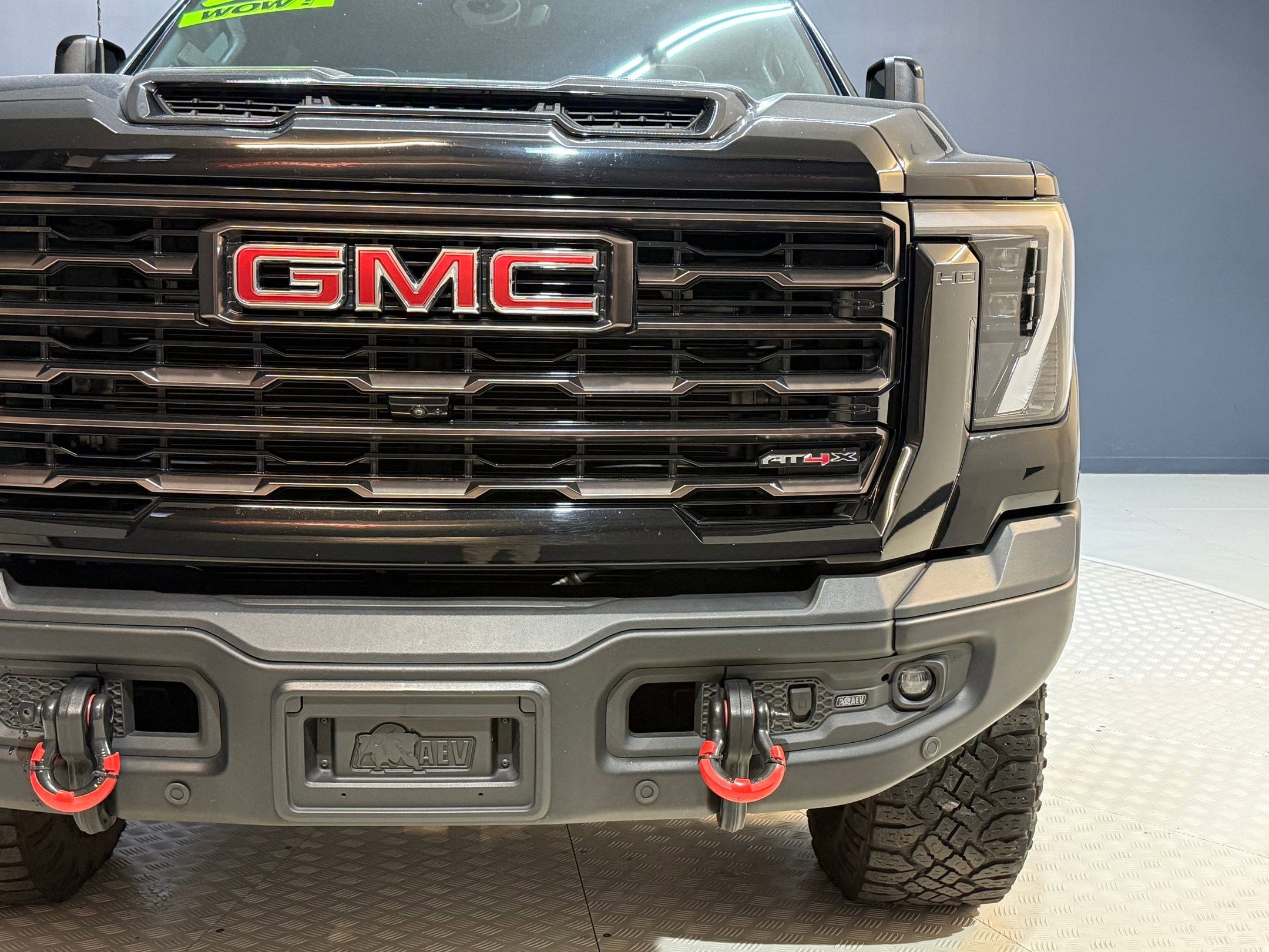 Used 2024 GMC Sierra 2500 AT4X w/ AT4X AEV Edition image 20