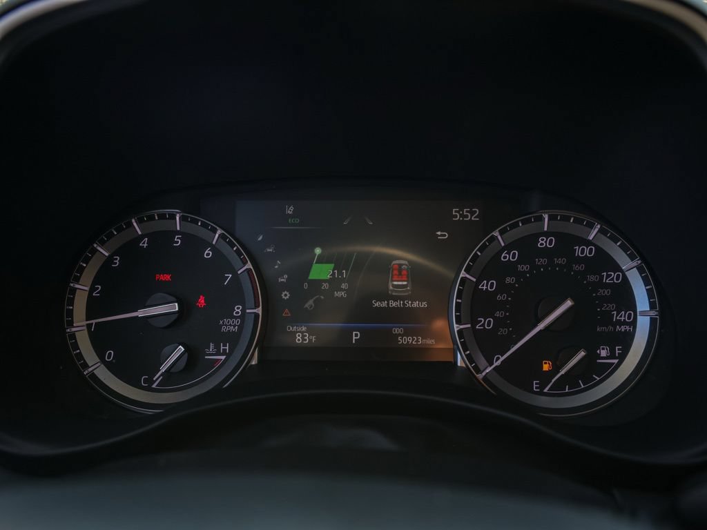 Used 2022 Toyota Highlander XLE AWD/4WD image 28