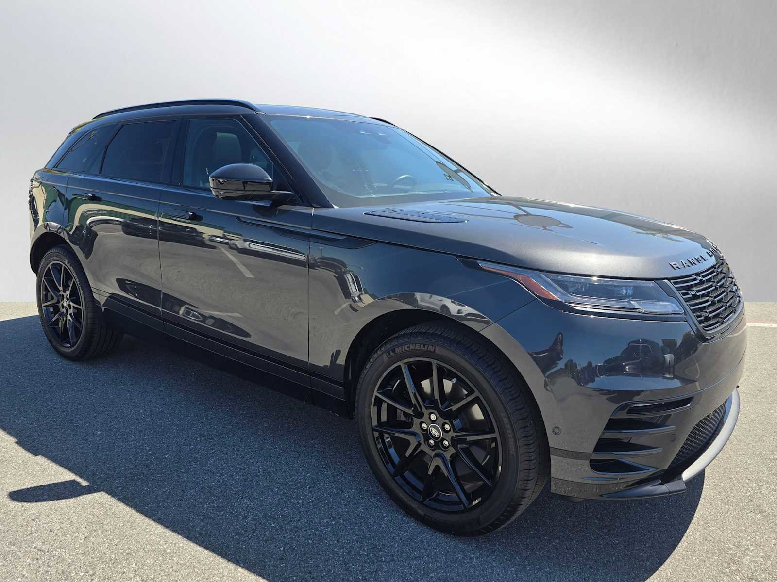 Used 2026 Land Rover Range Rover Velar Dynamic SE image 7