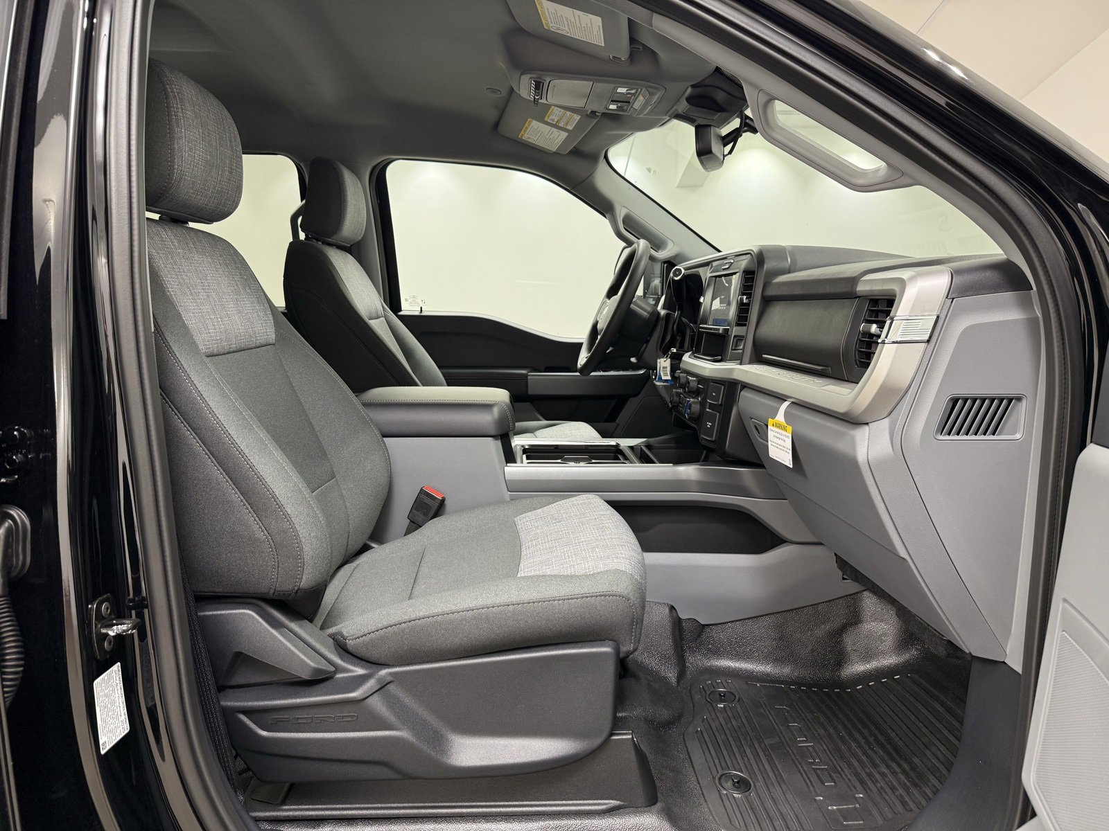 New 2025 Ford F450 XLT w/ XLT Value Package image 23