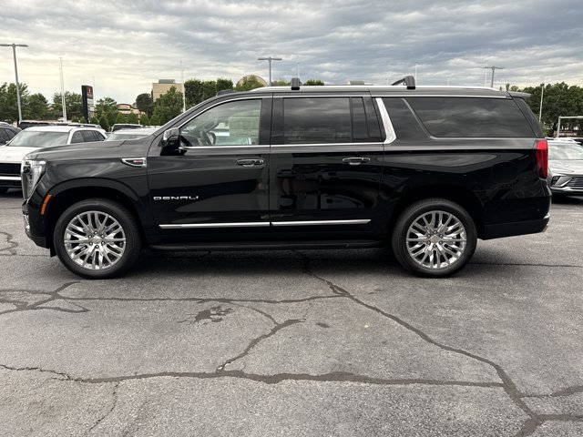 New 2026 GMC Yukon XL Denali w/ LPO, Floor Liner Package AWD/4WD image 12