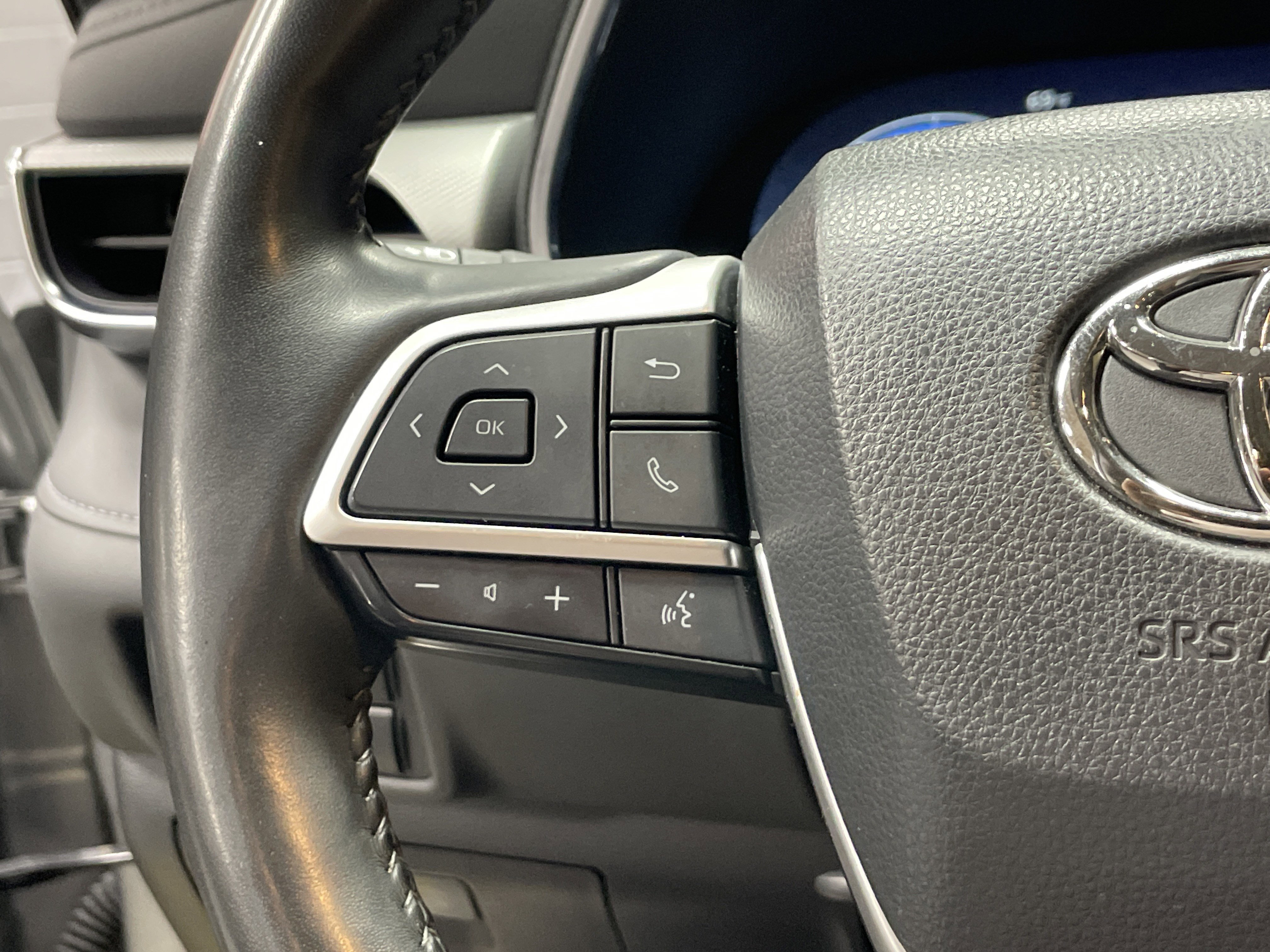 Used 2023 Toyota Highlander Platinum FWD image 19