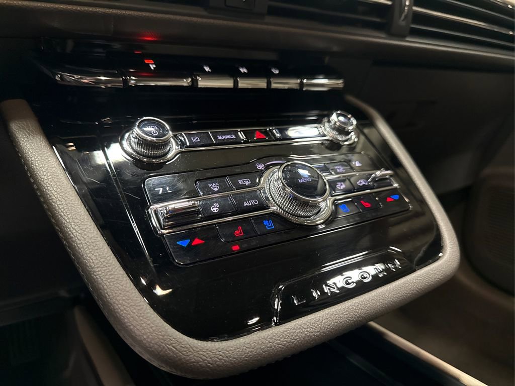 Used 2020 Lincoln Corsair AWD w/ Equipment Group 101A image 27