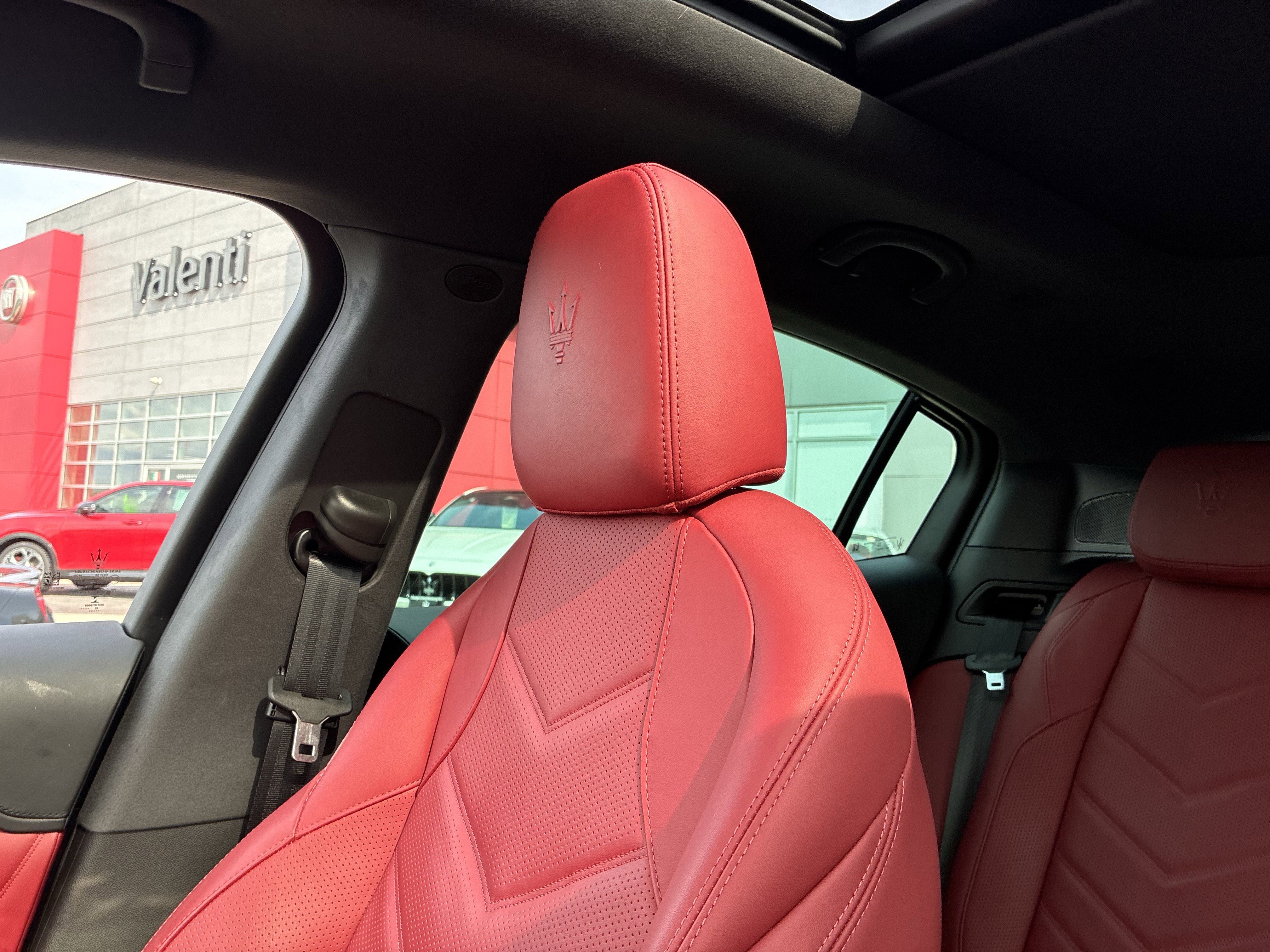 Used 2023 Maserati Grecale Folgore AWD/4WD image 27