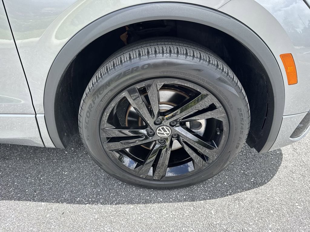 Used 2023 Volkswagen Tiguan SE R-Line image 60