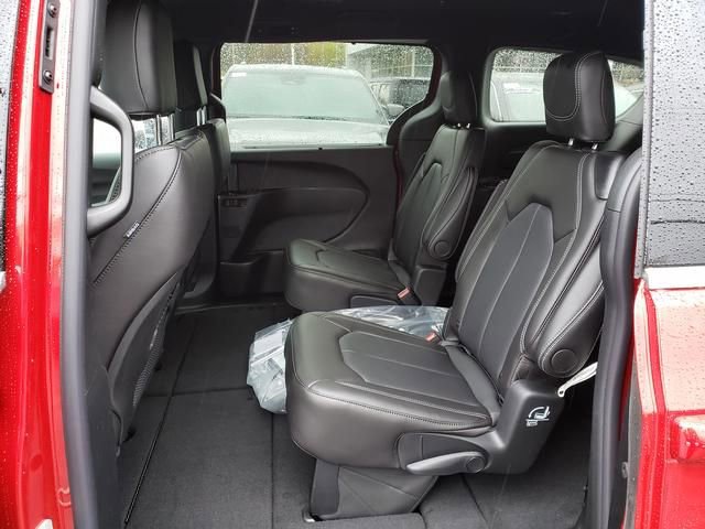 New 2026 Chrysler Pacifica Select image 7