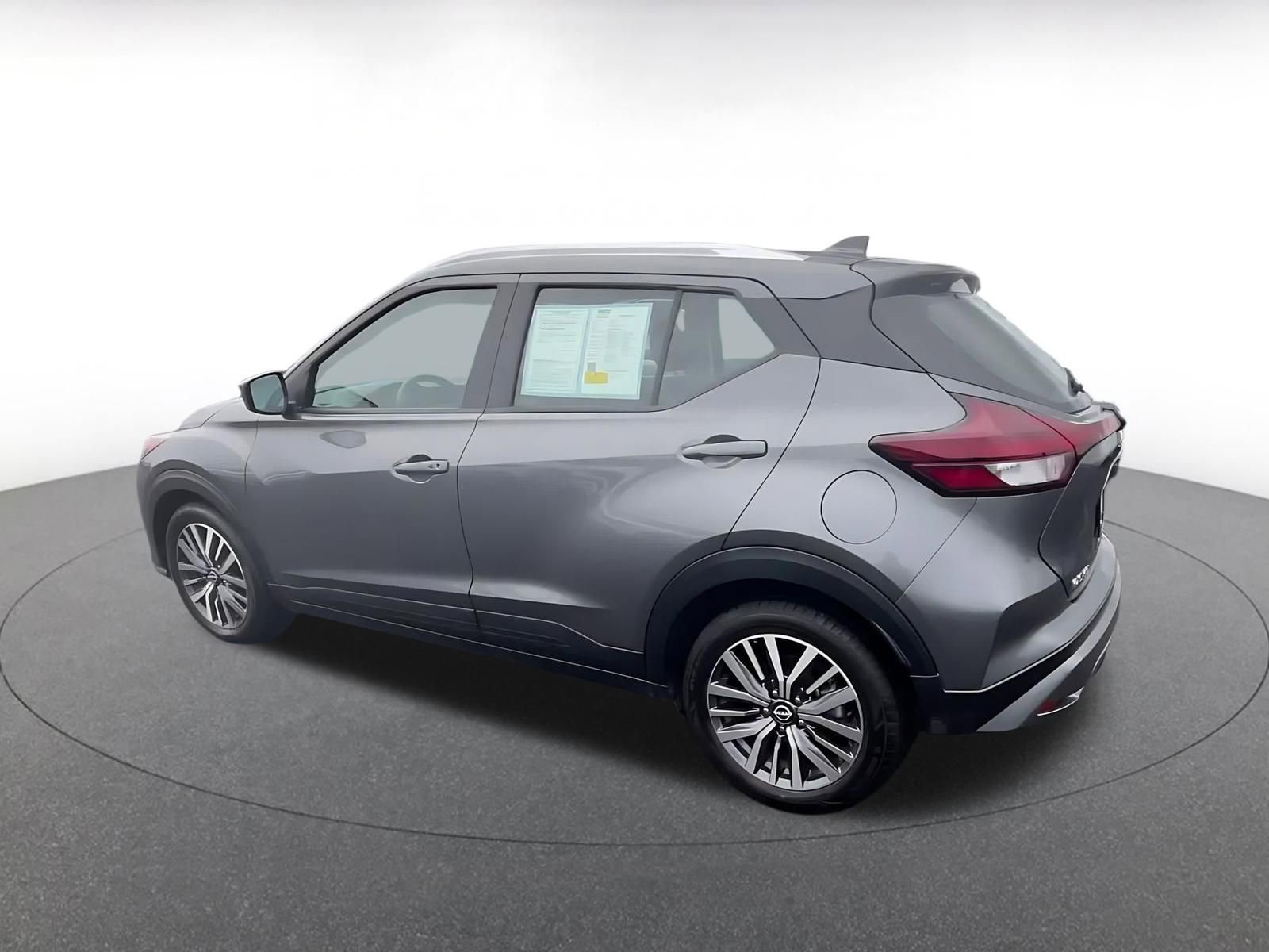 Used 2024 Nissan Kicks SV image 10