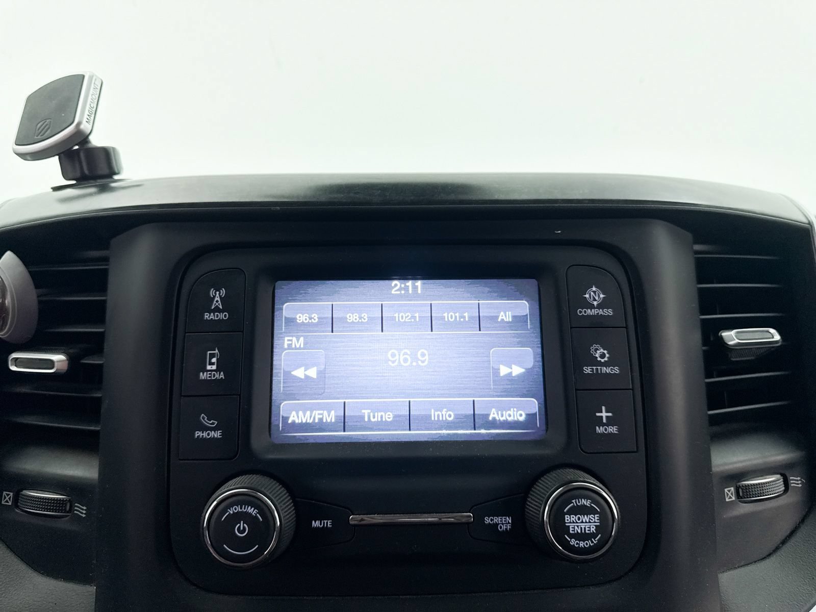 Used 2020 RAM 2500 Big Horn AWD/4WD image 5
