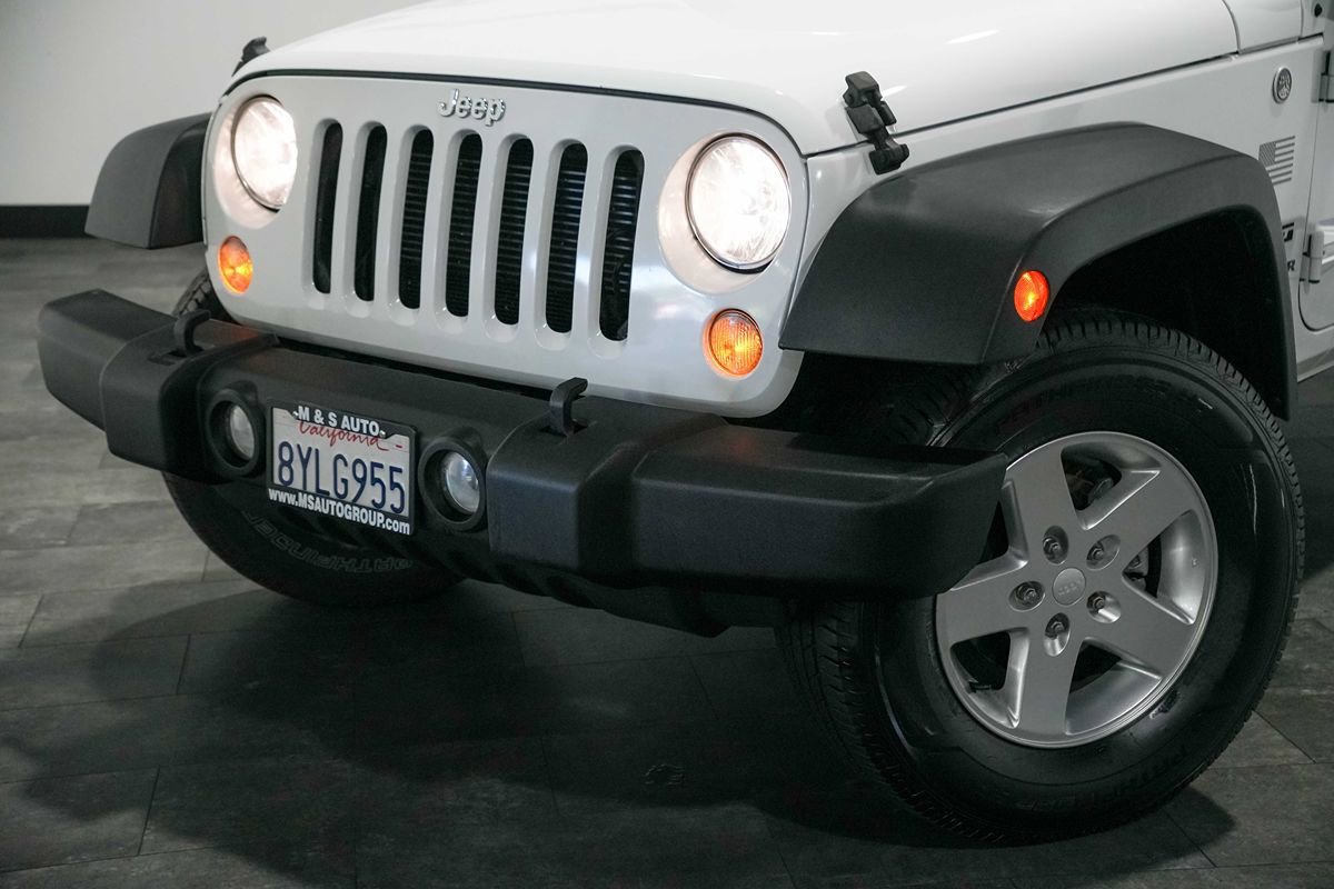 Used 2015 Jeep Wrangler Unlimited Sport w/ Quick Order Package 24S AWD/4WD image 10